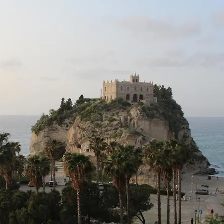 Konukevi Don Francisco - Tropea